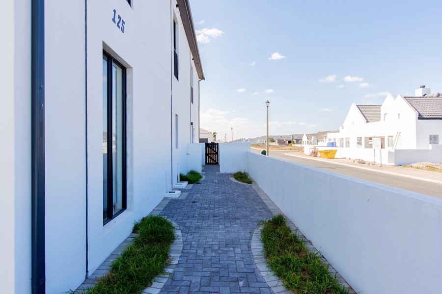 3 Bedroom Property for Sale in Sandy Point Western Cape